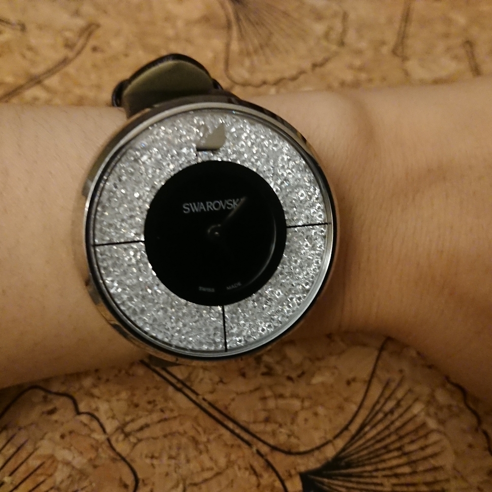Swarvoski black watch